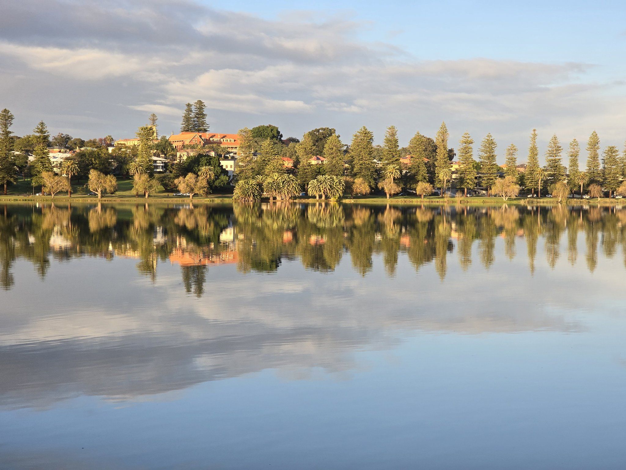 453177084_893220702850158_4985770191114327981_n